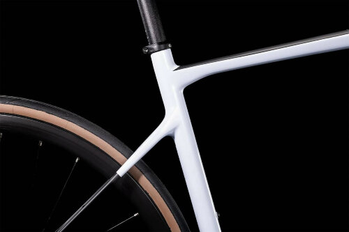Велосипед Cube Attain GTC Race frostwhite´n´carbon (2022)