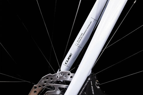 Велосипед Cube Attain GTC Race frostwhite´n´carbon (2022)