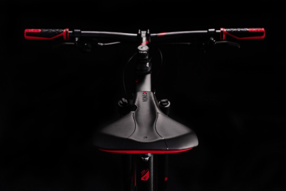 Cube aim red hotsell black